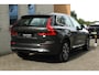 Volvo XC60 2.0 T6 Plug-in hybrid AWD Inscription Exclusive | Standkachel | Adaptieve cruise control | Apple Carplay/Android Auto | Autonomous emergency braking | Electronic climate control | Elektrisch glazen panorama-dak | Lederen bekleding | 19" lichtmetalen velgen | Voorstoelen verwarmd |