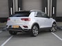 Volkswagen T-Roc Sport 1.5 TSI 150pk Automaat 100% VW ONDERH. | SUZUKA 19''LM | ADAPT. CC | NAVI | DAB