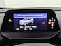 Volkswagen ID.4 Pro Limited Edition 77 kWh 286 PK | UIT VOORRAAD LEVERBAAR | Automaat | Adaptive Cruise Control | Lane Assist | Navigatie | Apple Carplay & Android Auto | Climate Control | Stoelverwarming | Stuurverwarming | Trekhaak |
