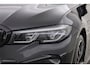BMW 3-Serie 330e M Sport | Rijklaar! | S/K-Dak | Shadowline | Dig. Cockpit | HUD | Stoelverw. | Dodehoek | Cruise | Camera+PDC | LED | Nav+CarPlay | Alcantara/Leder | Sfeerverl. | Rijmodi | V