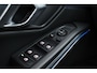 BMW 3-Serie 330e M Sport | Rijklaar! | S/K-Dak | Shadowline | Dig. Cockpit | HUD | Stoelverw. | Dodehoek | Cruise | Camera+PDC | LED | Nav+CarPlay | Alcantara/Leder | Sfeerverl. | Rijmodi | V