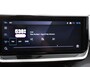 Peugeot e-2008 EV Allure Pack 54 kWh Navigatie Apple Carplay/Android Auto Climate Control Parkeer sensoren Lichtmetalen Velgen