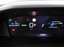 Peugeot e-2008 EV Allure Pack 54 kWh Navigatie Apple Carplay/Android Auto Climate Control Parkeer sensoren Lichtmetalen Velgen