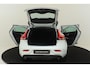 Volvo V40 T3 INSCRIPTION -PANO.DAK|HIGH.PERF.AUDIO|CAMERA|LEDER|POWER-SEAT|STANDKACHEL|ADAP.LED|KEYLESS|STOELVERW.|VERW.VOORRUIT|TREKHAAK|17"