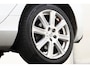 Volvo V40 T3 INSCRIPTION -PANO.DAK|HIGH.PERF.AUDIO|CAMERA|LEDER|POWER-SEAT|STANDKACHEL|ADAP.LED|KEYLESS|STOELVERW.|VERW.VOORRUIT|TREKHAAK|17"