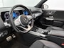 Mercedes-Benz GLB 200 AMG Nightpakket | Panoramadak | Trekhaak | Distronic | Memory | Keyless Go | CarPlay | Sfeerverlichting | Inclusief 24 maanden Mercedes-Benz Certified garantie voor Europa.
