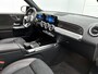 Mercedes-Benz GLB 200 AMG Nightpakket | Panoramadak | Trekhaak | Distronic | Memory | Keyless Go | CarPlay | Sfeerverlichting | Inclusief 24 maanden Mercedes-Benz Certified garantie voor Europa.