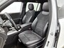 Mercedes-Benz GLB 200 AMG Nightpakket | Panoramadak | Trekhaak | Distronic | Memory | Keyless Go | CarPlay | Sfeerverlichting | Inclusief 24 maanden Mercedes-Benz Certified garantie voor Europa.