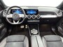 Mercedes-Benz GLB 200 AMG Nightpakket | Panoramadak | Trekhaak | Distronic | Memory | Keyless Go | CarPlay | Sfeerverlichting | Inclusief 24 maanden Mercedes-Benz Certified garantie voor Europa.