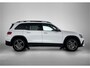 Mercedes-Benz GLB 200 AMG Nightpakket | Panoramadak | Trekhaak | Distronic | Memory | Keyless Go | CarPlay | Sfeerverlichting | Inclusief 24 maanden Mercedes-Benz Certified garantie voor Europa.