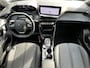 Peugeot e-2008 EV Allure Avantage 54 kWh / Camera 360° / Accu SoH 97.31 % / CCS snel laden / Adaptieve CC / Navigatie / Apple Carplay Android / 17" LM wielen /