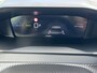Peugeot e-2008 EV Allure Avantage 54 kWh / Camera 360° / Accu SoH 97.31 % / CCS snel laden / Adaptieve CC / Navigatie / Apple Carplay Android / 17" LM wielen /