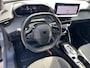 Peugeot e-2008 EV Allure Avantage 54 kWh / Camera 360° / Accu SoH 97.31 % / CCS snel laden / Adaptieve CC / Navigatie / Apple Carplay Android / 17" LM wielen /
