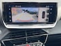 Peugeot e-2008 EV Allure Avantage 54 kWh / Camera 360° / Accu SoH 97.31 % / CCS snel laden / Adaptieve CC / Navigatie / Apple Carplay Android / 17" LM wielen /