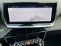 Peugeot e-2008 EV Allure Avantage 54 kWh / Camera 360° / Accu SoH 97.31 % / CCS snel laden / Adaptieve CC / Navigatie / Apple Carplay Android / 17" LM wielen /