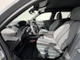 Peugeot e-2008 EV Allure Avantage 54 kWh / Camera 360° / Accu SoH 97.31 % / CCS snel laden / Adaptieve CC / Navigatie / Apple Carplay Android / 17" LM wielen /