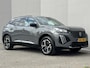 Peugeot e-2008 EV Allure Avantage 54 kWh / Camera 360° / Accu SoH 97.31 % / CCS snel laden / Adaptieve CC / Navigatie / Apple Carplay Android / 17" LM wielen /