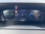 Peugeot e-2008 EV Allure Avantage 54 kWh / Camera 360° / Accu SoH 97.31 % / CCS snel laden / Adaptieve CC / Navigatie / Apple Carplay Android / 17" LM wielen /