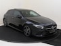 Mercedes-Benz A-klasse 180 Business Solution AMG / Panaromadak / Memory-Stoelen / Night-Pakket /