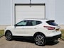 Nissan Qashqai 1.6 Tekna / Pano / Trekhaak / All Seasons / Dealer Onderhouden / Cruise Control / Navigatie / 360 Camera / Stoelverwarming /