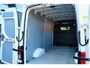 Volkswagen Crafter 35 2.0 TDI L3H3 140PK | Airco | Cruise | Camera | 3.000 KG trekhaak | 1e Eigenaar