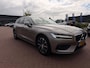 Volvo V60 2.0 B3 Business Pro | Trekhaak | Panoramadak | Achteruitrijcamera | Parkeersensoren | Lederen Bekleding | Stoelverwarming | Keyless Entry | Elektrische Achterklep | Elektrisch Verstelbare Voorstoelen | Navigatie | Apple Carplay | Android Auto
