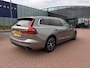 Volvo V60 2.0 B3 Business Pro | Trekhaak | Panoramadak | Achteruitrijcamera | Parkeersensoren | Lederen Bekleding | Stoelverwarming | Keyless Entry | Elektrische Achterklep | Elektrisch Verstelbare Voorstoelen | Navigatie | Apple Carplay | Android Auto