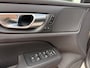 Volvo V60 2.0 B3 Business Pro | Trekhaak | Panoramadak | Achteruitrijcamera | Parkeersensoren | Lederen Bekleding | Stoelverwarming | Keyless Entry | Elektrische Achterklep | Elektrisch Verstelbare Voorstoelen | Navigatie | Apple Carplay | Android Auto
