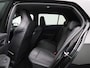 Volkswagen Golf 1.5 eTSI R-Line 150 PK | Automaat | Climate Control | Stoelverwarming | Stuurverwarming | Adaptive Cruise Control | Lane Assist | Achteruitrijcamera | All Season banden |