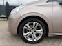 Peugeot 208 1.2 PureTech Allure Panorama/Leer/Clima/Cruise/Navi