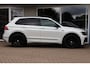 Volkswagen Tiguan 1.5 TSI R-line Panoramadak Camera Trekhaak Virtueel dashboard