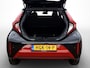 Toyota Aygo X 1.0 VVT-i S-CVT Premium | Stoelverwarming | Climate Control | Cruise control adaptive | Achteruitijcamera | Draadloze telefoonlader | Keyless Entry/Start |