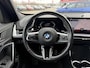 BMW X1 sDrive20i M Sport Trekhaak LED Carplay Achteruitrijcamera PDC Trekhaak 1800 KG Trekgewicht 19 Inch 4Seizoenenbanden DAB Shadow-line
