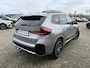 BMW X1 sDrive20i M Sport Trekhaak LED Carplay Achteruitrijcamera PDC Trekhaak 1800 KG Trekgewicht 19 Inch 4Seizoenenbanden DAB Shadow-line