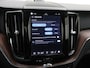 Volvo XC60 B5 AUT(8) ULTIMATE BRIGHT LUCHTVERING SCHUIFDAK MASSAGE B&W AUDIO TREKHAAK