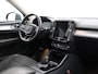 Volvo XC40 T4 AUT(8) MOMENTUM PRO KEYLESS NAVI TREKHAAK DAB+