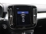 Volvo XC40 T4 AUT(8) MOMENTUM PRO KEYLESS NAVI TREKHAAK DAB+
