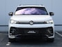 Volkswagen Tiguan 1.5 eHybrid R-Line Edition 272pk DSG | Black Style | Lederen bekleding | LED Matrix | 360 Camera | Panoramdak | Trekhaak | Head-Up Display | Stoel- & stuurverwarming |