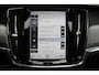 Volvo V90 2.0 T4 190PK R-Design | PANORAMISCH SCHUIF/KANTEL DAK | HARMAN KARDON PREMIUM AUDIO | ELEKTRSICHE VOORSTOELEN MET GEHEUGEN FUNCTIE | STOEL/STUUR VERWARMING | ACHTERBANK VERWARMING | HEAD-UP DISPLAY | MISTLAMPEN VOOR | KEYLESS ENTRY / START | APPLE CARPLAY | ADROID AUTO | ELEKTRISCH BEDIENBARE ACHTERKLEP | ACHTERUITRIJCAMERA | STANDKACHEL |