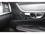 Volvo V90 2.0 T4 190PK R-Design | PANORAMISCH SCHUIF/KANTEL DAK | HARMAN KARDON PREMIUM AUDIO | ELEKTRSICHE VOORSTOELEN MET GEHEUGEN FUNCTIE | STOEL/STUUR VERWARMING | ACHTERBANK VERWARMING | HEAD-UP DISPLAY | MISTLAMPEN VOOR | KEYLESS ENTRY / START | APPLE CARPLAY | ADROID AUTO | ELEKTRISCH BEDIENBARE ACHTERKLEP | ACHTERUITRIJCAMERA | STANDKACHEL |