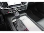 Volvo V90 2.0 T4 190PK R-Design | PANORAMISCH SCHUIF/KANTEL DAK | HARMAN KARDON PREMIUM AUDIO | ELEKTRSICHE VOORSTOELEN MET GEHEUGEN FUNCTIE | STOEL/STUUR VERWARMING | ACHTERBANK VERWARMING | HEAD-UP DISPLAY | MISTLAMPEN VOOR | KEYLESS ENTRY / START | APPLE CARPLAY | ADROID AUTO | ELEKTRISCH BEDIENBARE ACHTERKLEP | ACHTERUITRIJCAMERA | STANDKACHEL |