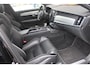 Volvo V90 2.0 T4 190PK R-Design | PANORAMISCH SCHUIF/KANTEL DAK | HARMAN KARDON PREMIUM AUDIO | ELEKTRSICHE VOORSTOELEN MET GEHEUGEN FUNCTIE | STOEL/STUUR VERWARMING | ACHTERBANK VERWARMING | HEAD-UP DISPLAY | MISTLAMPEN VOOR | KEYLESS ENTRY / START | APPLE CARPLAY | ADROID AUTO | ELEKTRISCH BEDIENBARE ACHTERKLEP | ACHTERUITRIJCAMERA | STANDKACHEL |