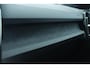 Volvo XC40 Recharge Core | Verwarmbare voorstoelen en stuurwiel | Warmtepomp | All season banden | DAB ontvanger | Draadloze lader telefoon