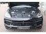 Porsche Cayenne 3.0 E-Hybrid 462pk Platinum Edition | SoH 85% | Sport Chrono | Trekhaak | Luchtvering | Panoramadak