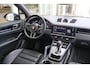 Porsche Cayenne 3.0 E-Hybrid 462pk Platinum Edition | SoH 85% | Sport Chrono | Trekhaak | Luchtvering | Panoramadak