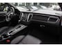 Porsche Macan 2.0 / Panoramadak / Camera / Luchtvering / Sportchrono / Bose / 21'' / Leder / Navigatie / Comfortstoelen / DAB / Stoelverwarming / Cruise Control