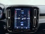 Volvo XC40 B4 211pk Automaat R-Design / Adapt. Cruise / Stoelverwarming / Trekhaak / 19'' / DAB / Alarm 3 / PDC + Camera / Lane Keeping Aid /