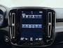 Volvo XC40 B4 211pk Automaat R-Design / Adapt. Cruise / Stoelverwarming / Trekhaak / 19'' / DAB / Alarm 3 / PDC + Camera / Lane Keeping Aid /