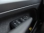 Volvo XC40 B4 211pk Automaat R-Design / Adapt. Cruise / Stoelverwarming / Trekhaak / 19'' / DAB / Alarm 3 / PDC + Camera / Lane Keeping Aid /