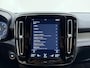 Volvo XC40 B4 211pk Automaat R-Design / Adapt. Cruise / Stoelverwarming / Trekhaak / 19'' / DAB / Alarm 3 / PDC + Camera / Lane Keeping Aid /